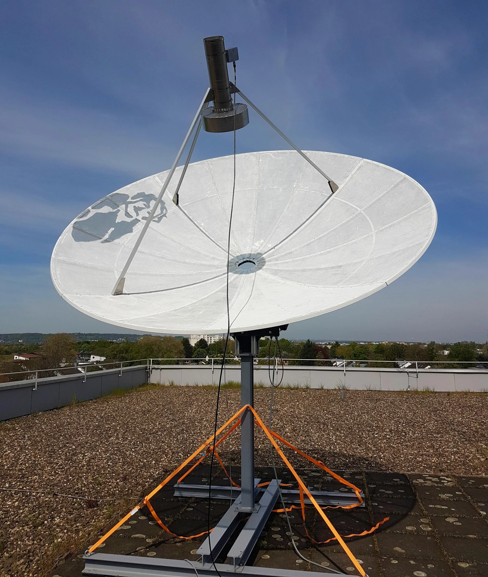 AIfA Radioteleskop / radio telescope